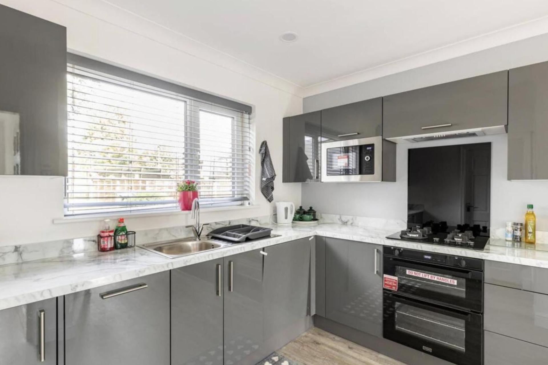 Come & Unwind In Charming 5 Bed House In Blackburn Exterior foto